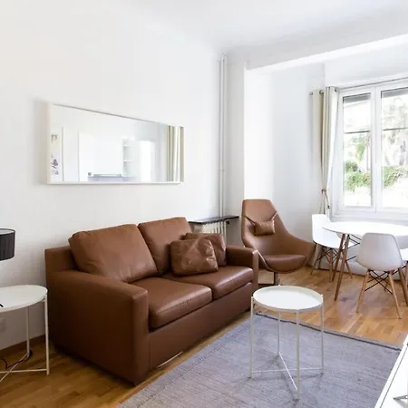 Apartment Cozy Furnished Studio Ideally Located In A Quiet Area In Center *
