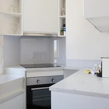 Cozy Furnished Studio Ideally Located In A Quiet Area In Center *
