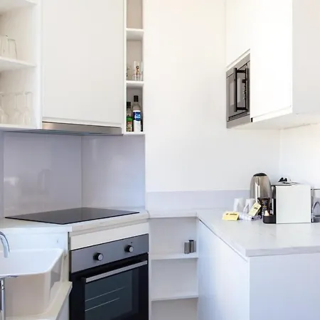 Apartment Cozy Furnished Studio Ideally Located In A Quiet Area In Center Beausoleil